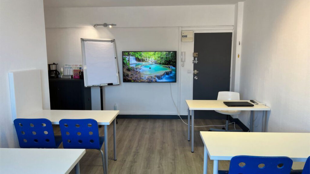 Salle 8 à 9 personnes